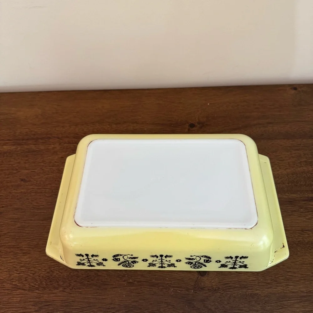 Vintage Pyrex Yellow 575-B Needlepoint Embroidery Rectangle Casserole Dish